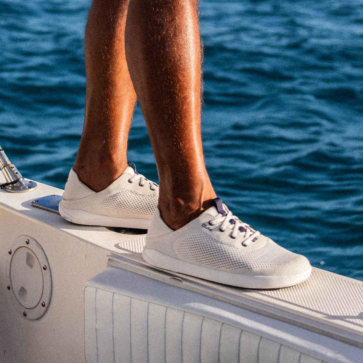 Moku Pae  -  White Sand / Trench Blue